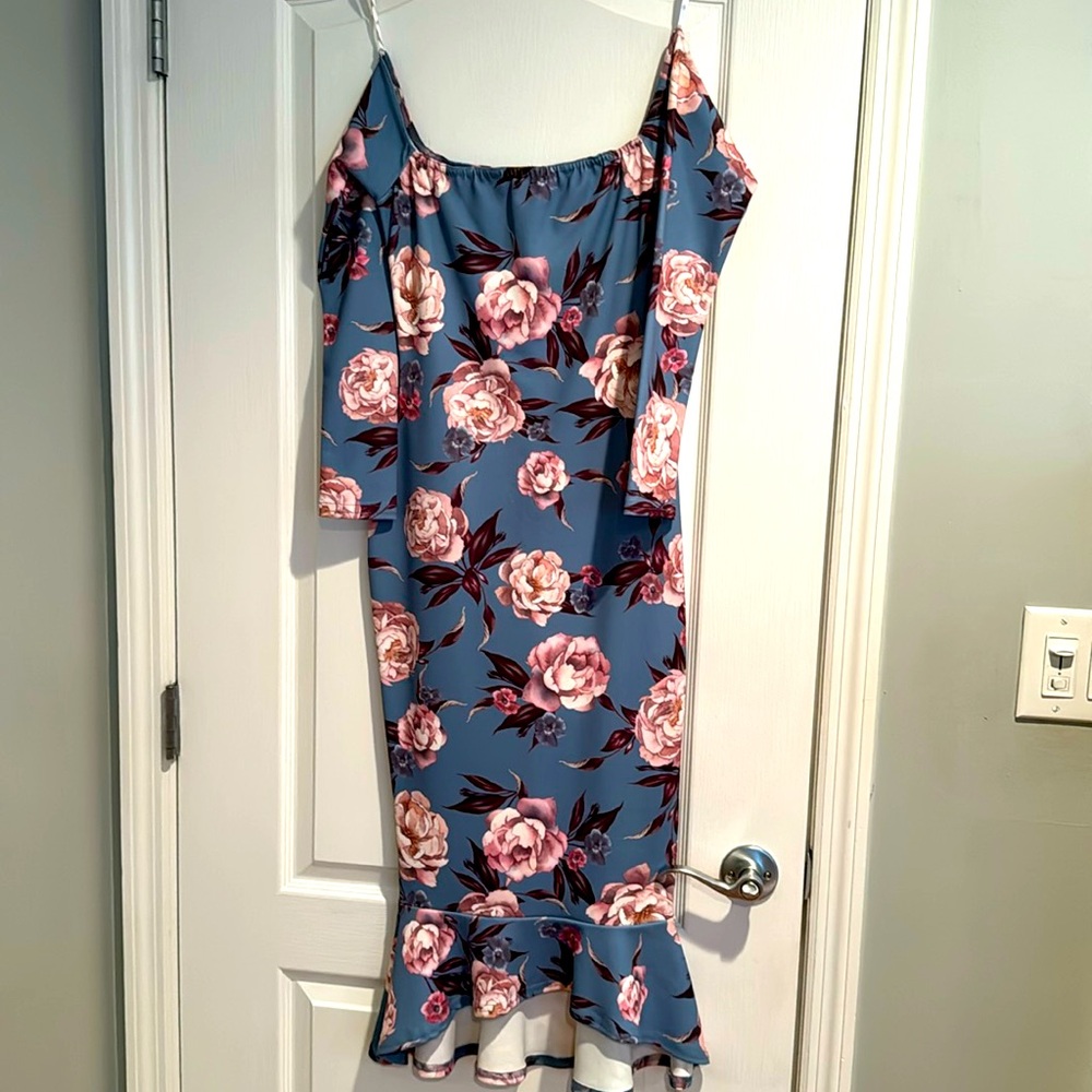 Feminine off the shoulder fitted dress